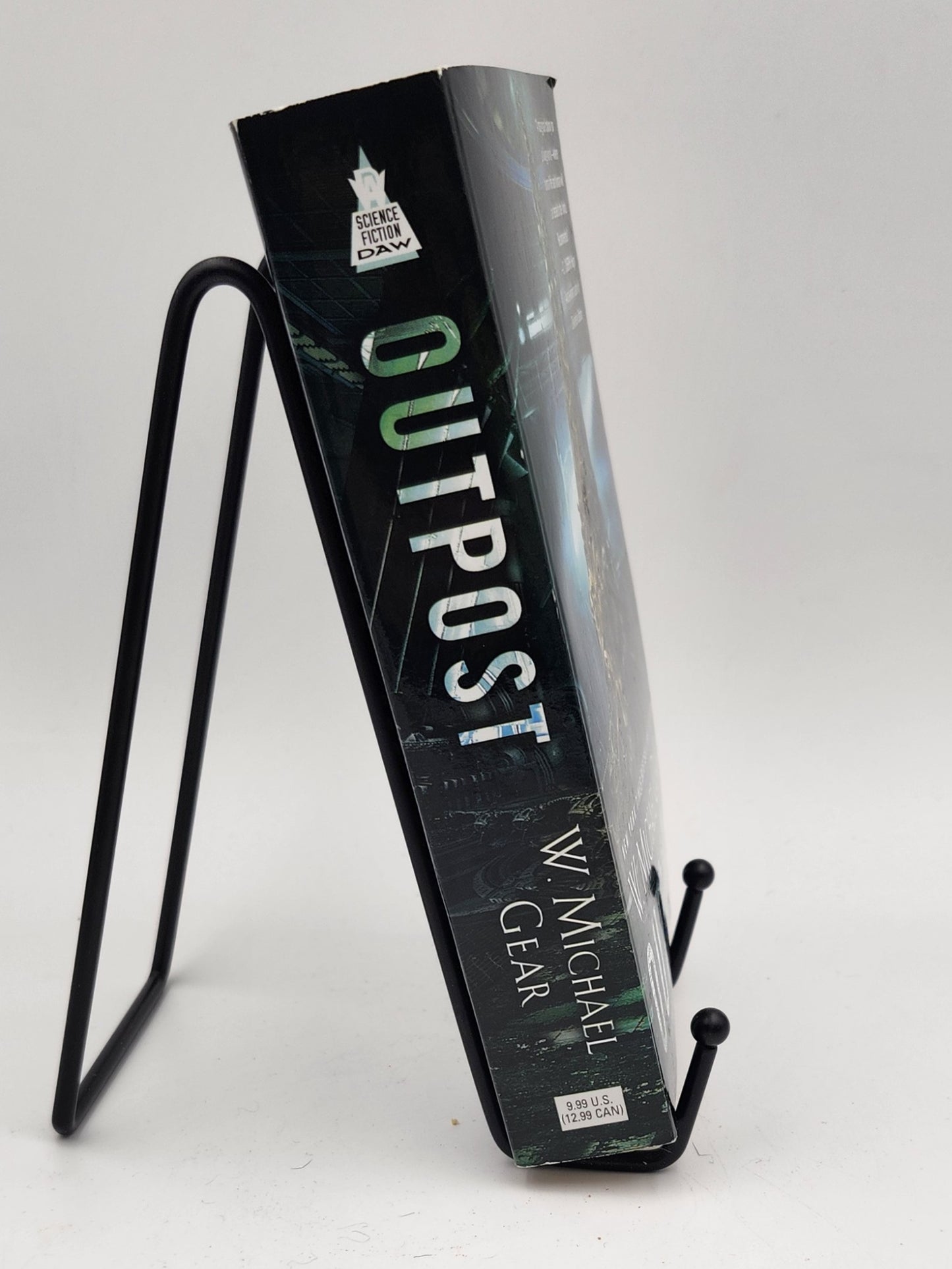 Outpost by W. Michael Gear (Donovan #1)