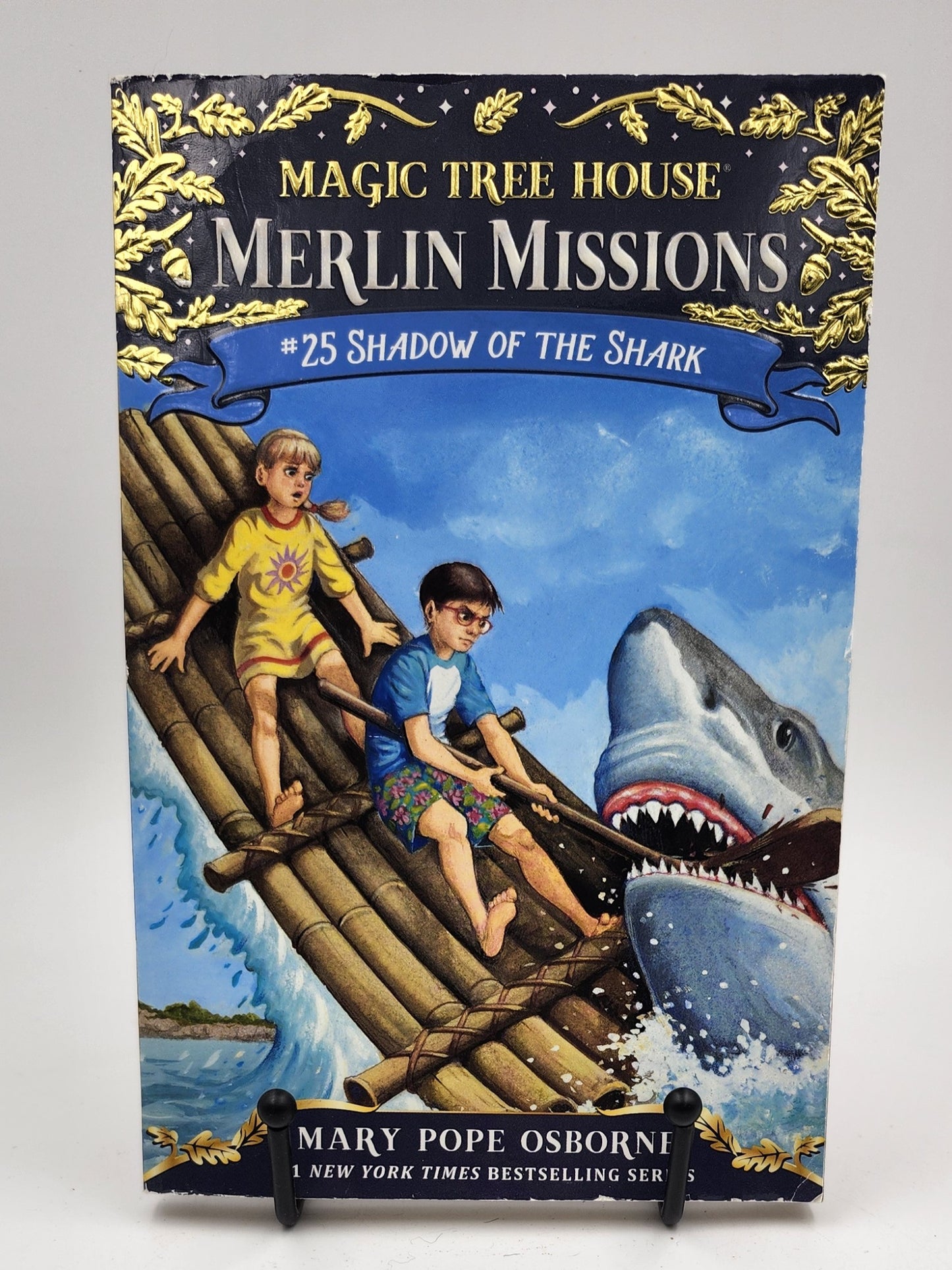 Shadow of the Shark by Mary Pope Osborne (Magic Tree House "Merlin Missions" #25)