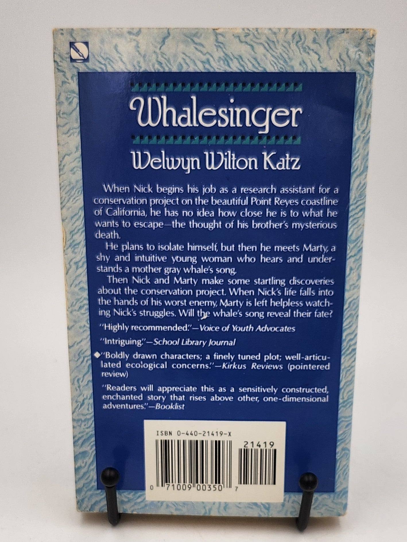 Whalesinger by Welwyn Wilton Katz ()