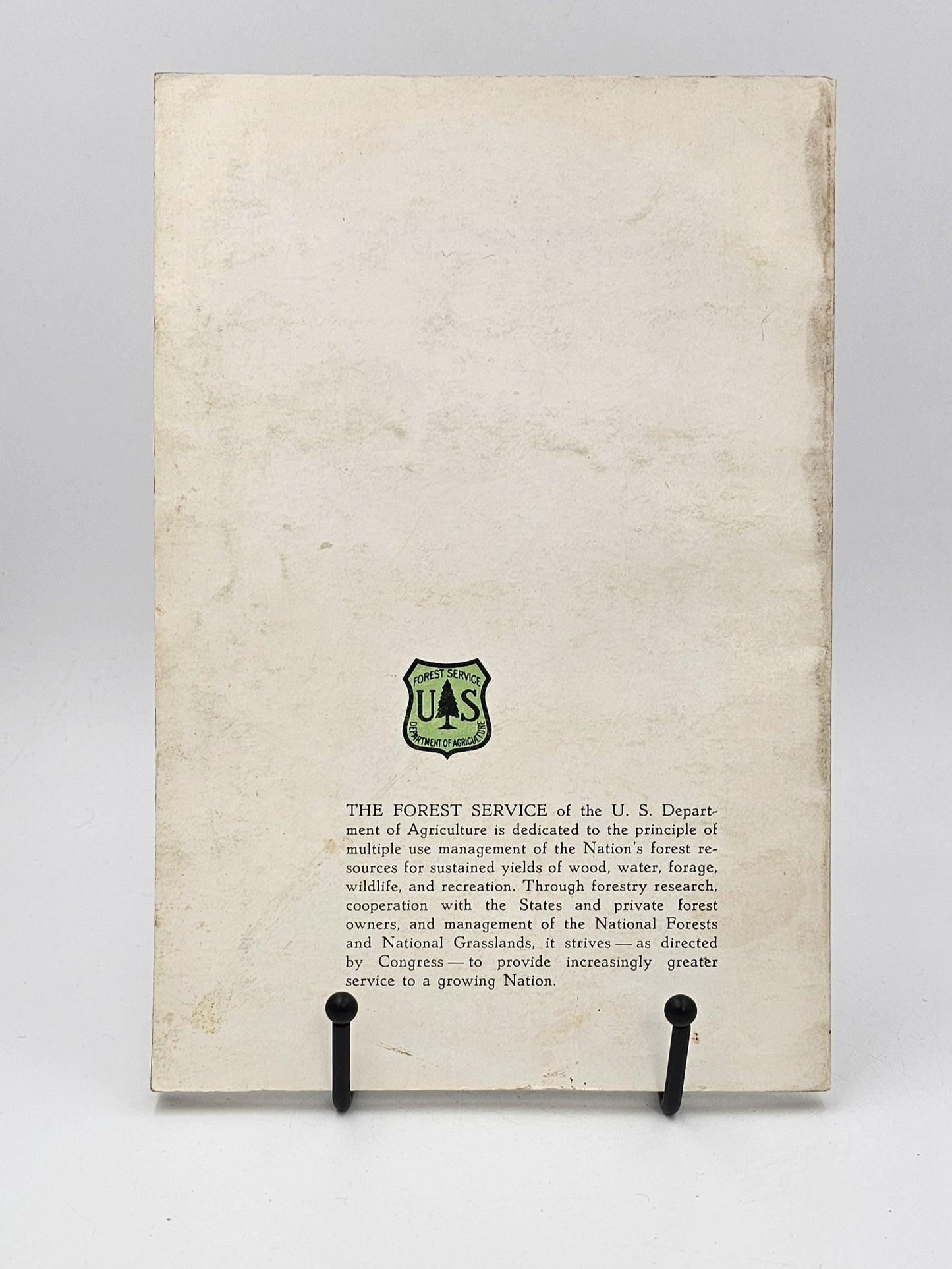 A Photo Guide to the Patterns of Discoloration and Decay in Living Northern Hardwood Trees by Alex L. Shigo & Edwin vH. Larson