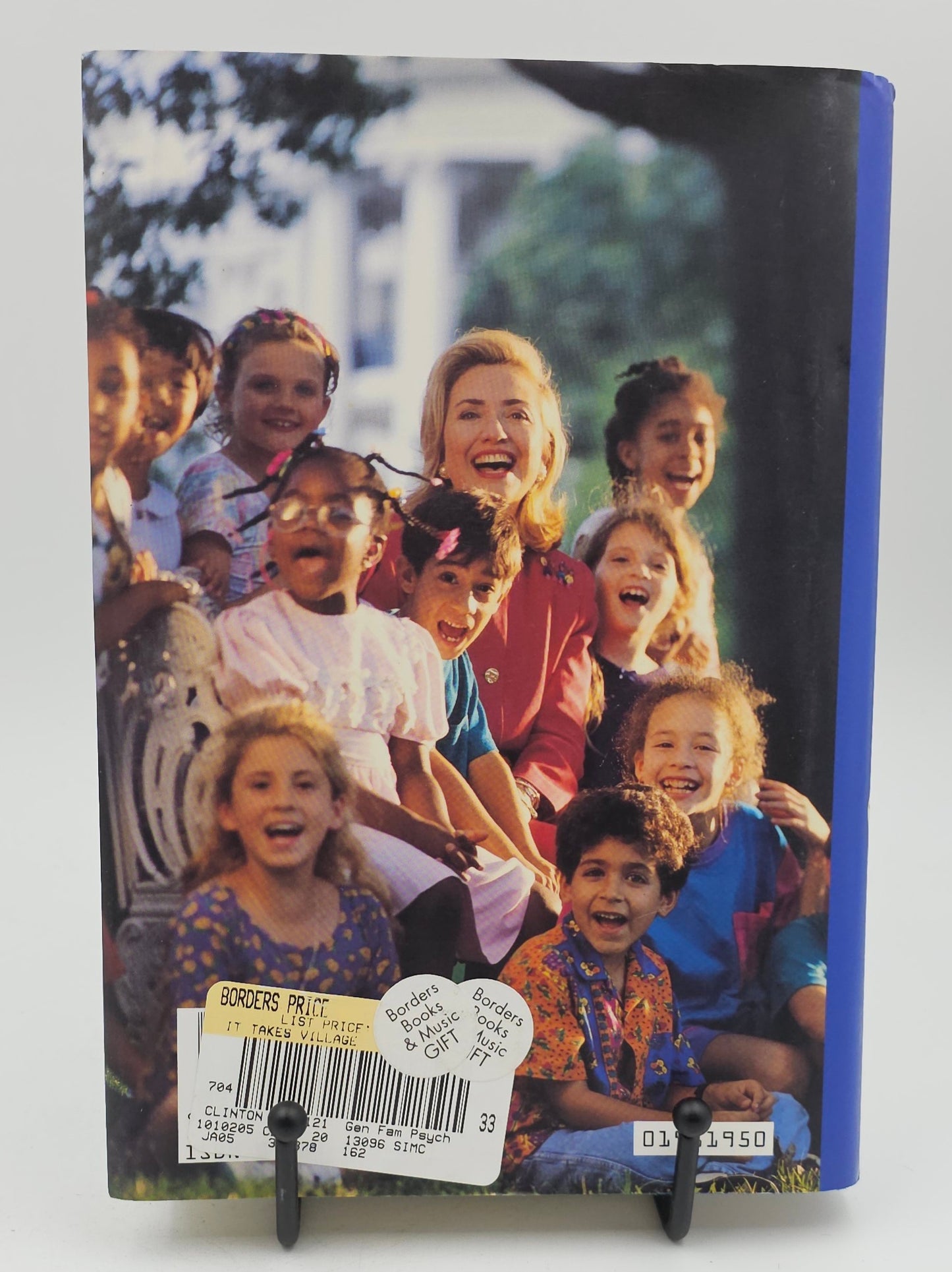 It Takes a Village: And Other Lessons Children Teach Us by Hillary Rodham Clinton