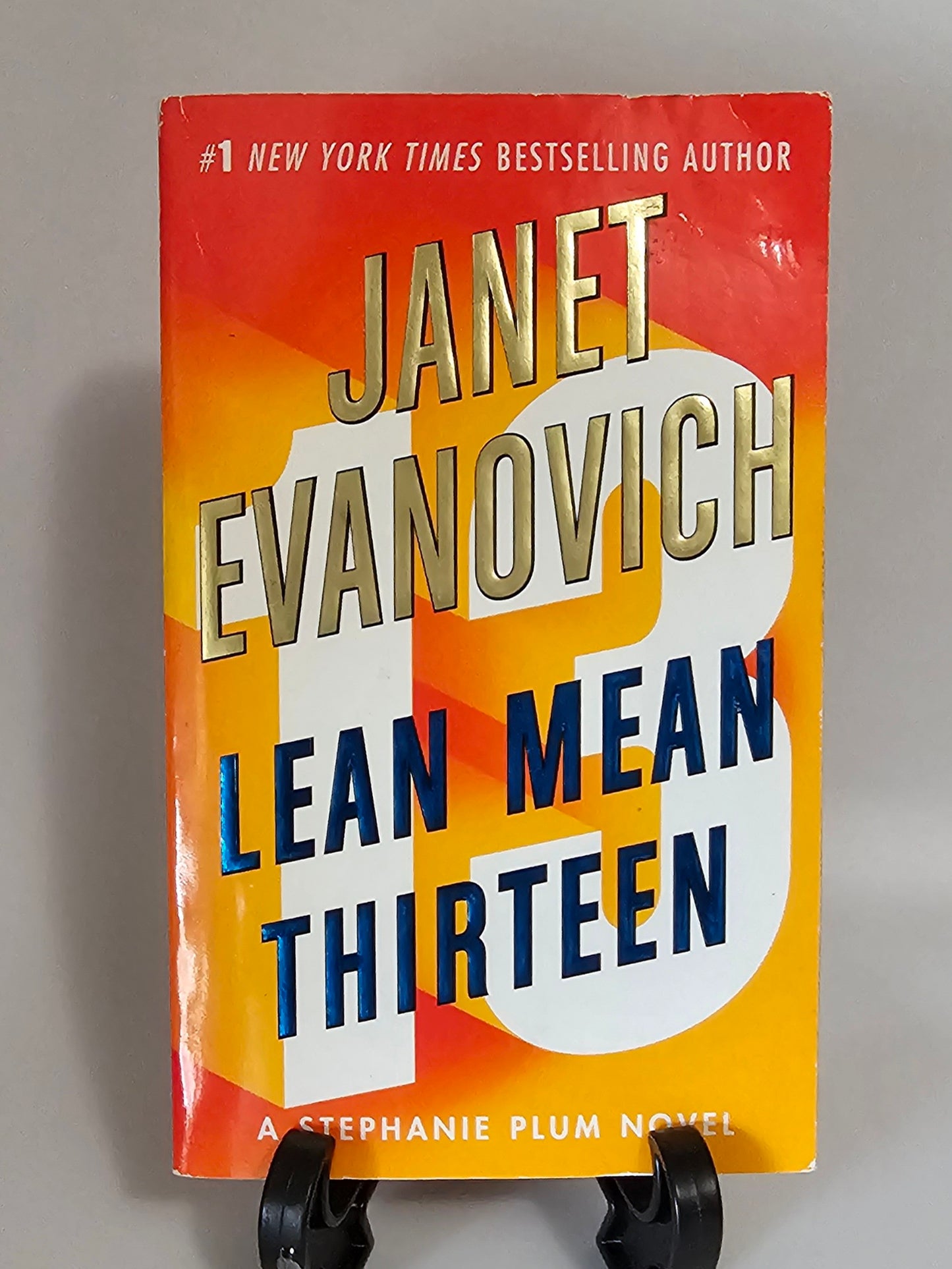 Lean Mean Thirteen by Janet Evanovich (Stephanie Plum #13)