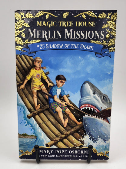 Shadow of the Shark by Mary Pope Osborne (Magic Tree House "Merlin Missions" #25)