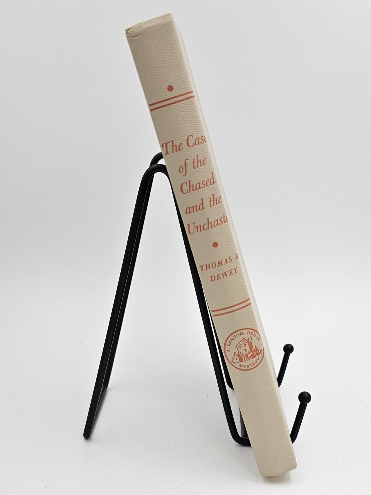 The Case of the Chased and the Unchased by Thomas B. Dewey
