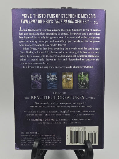 Beautiful Creatures by Kami Garcia & Margaret Stohl (Caster Chronicles #1)