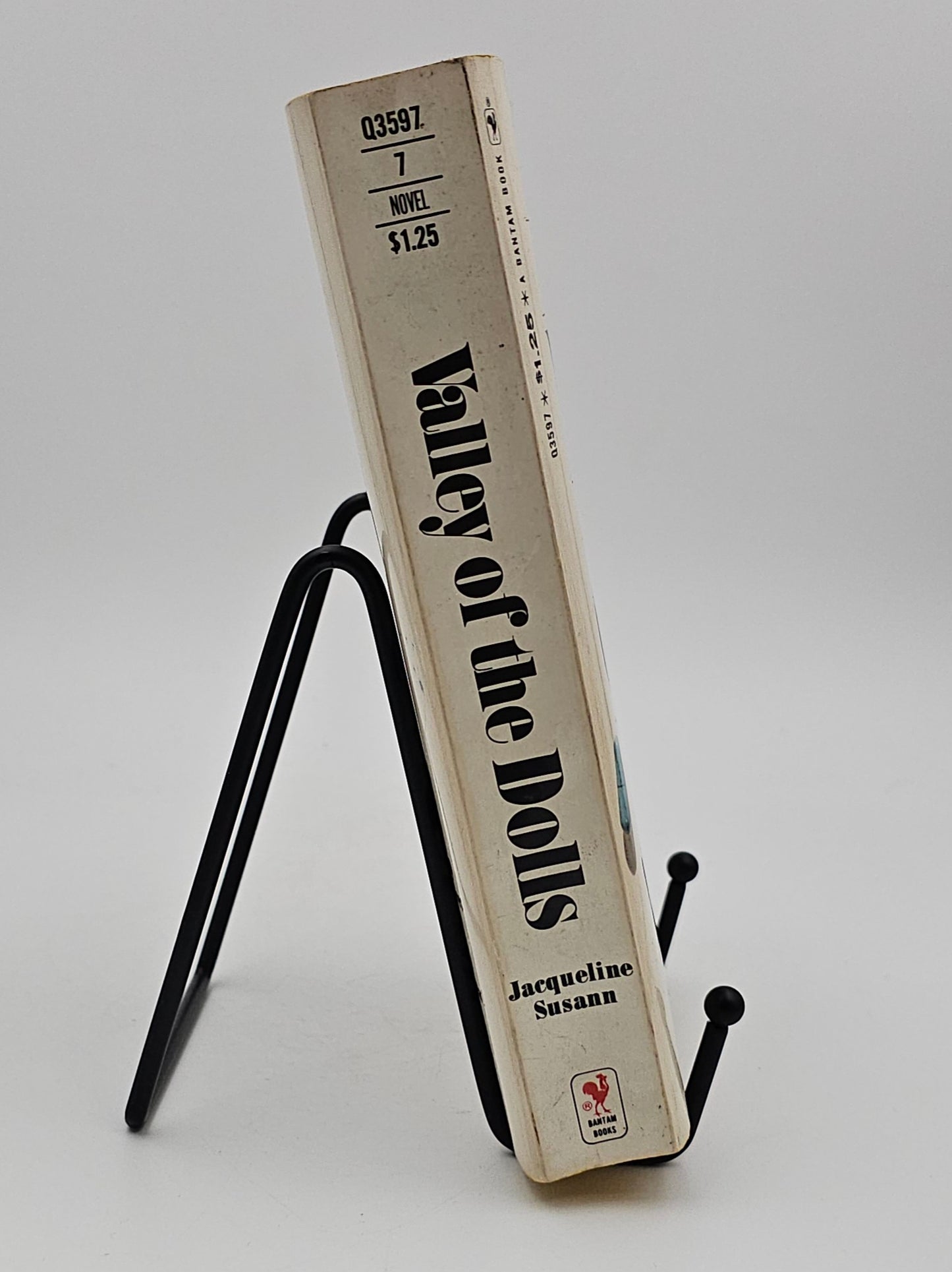 Valley of the Dolls by Jacqueline Susann