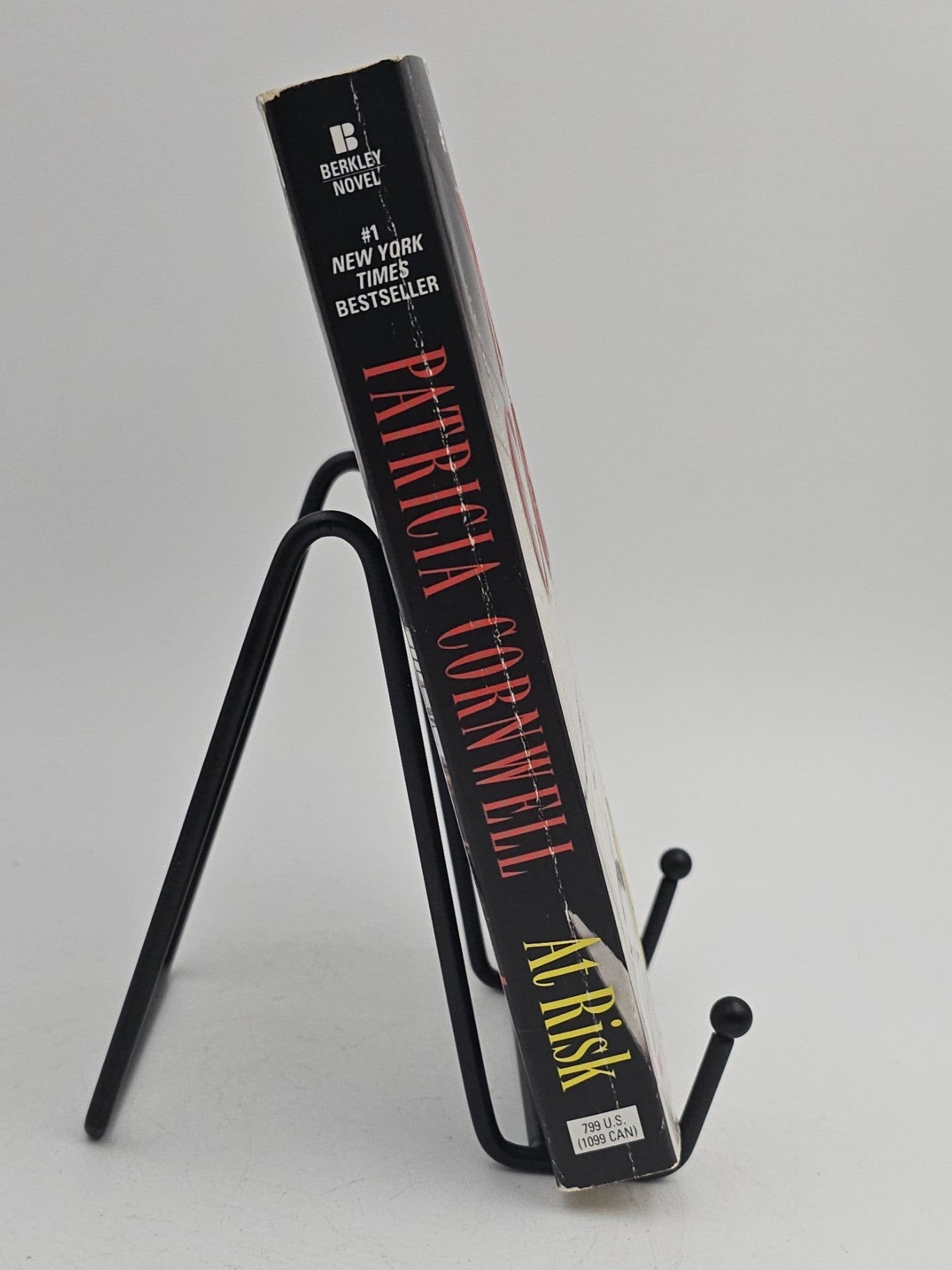 At Risk by Patricia Cornwell (Winston Garano #1)