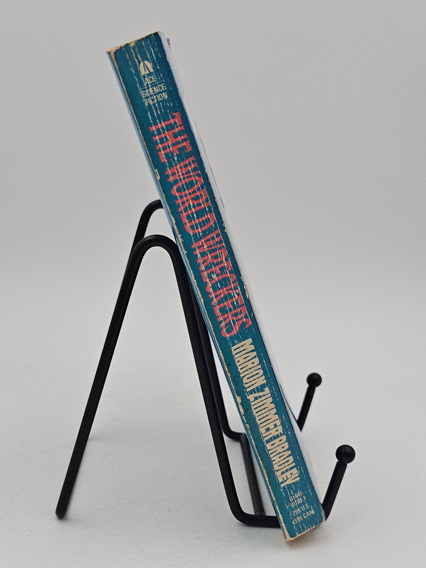 The World Wreckers by Marion Zimmer Bradley (Darkover (Publication Order) #6)