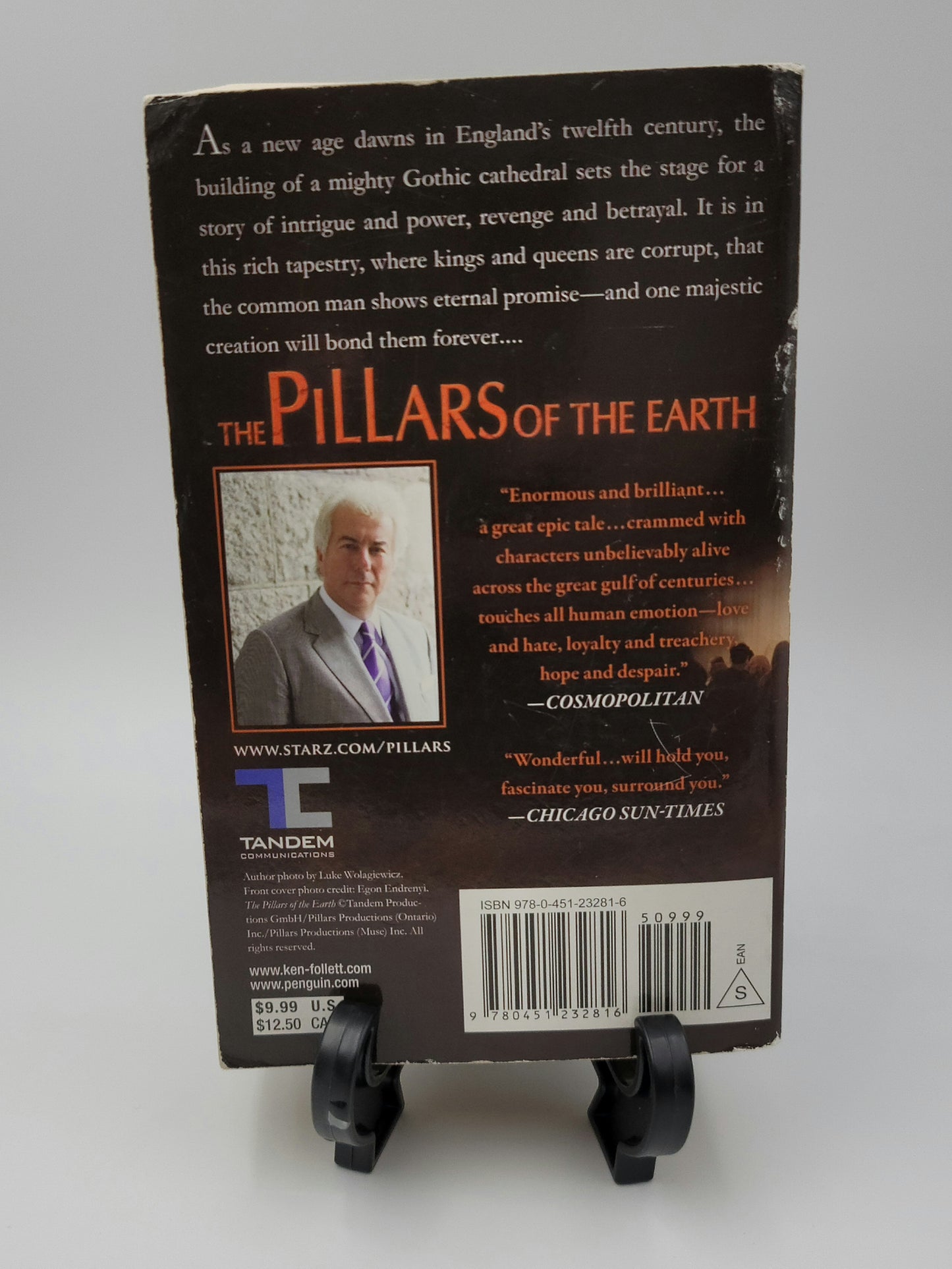 Pillars of the Earth by Ken Follett (Kingsbridge Series #1)